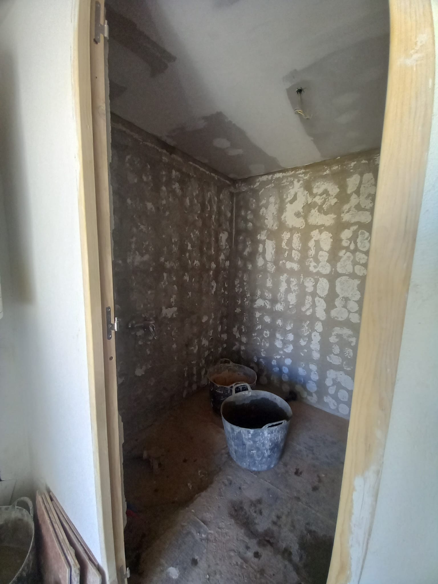 Lacado de puertas y renovación de interiores en Mojácar y Vera