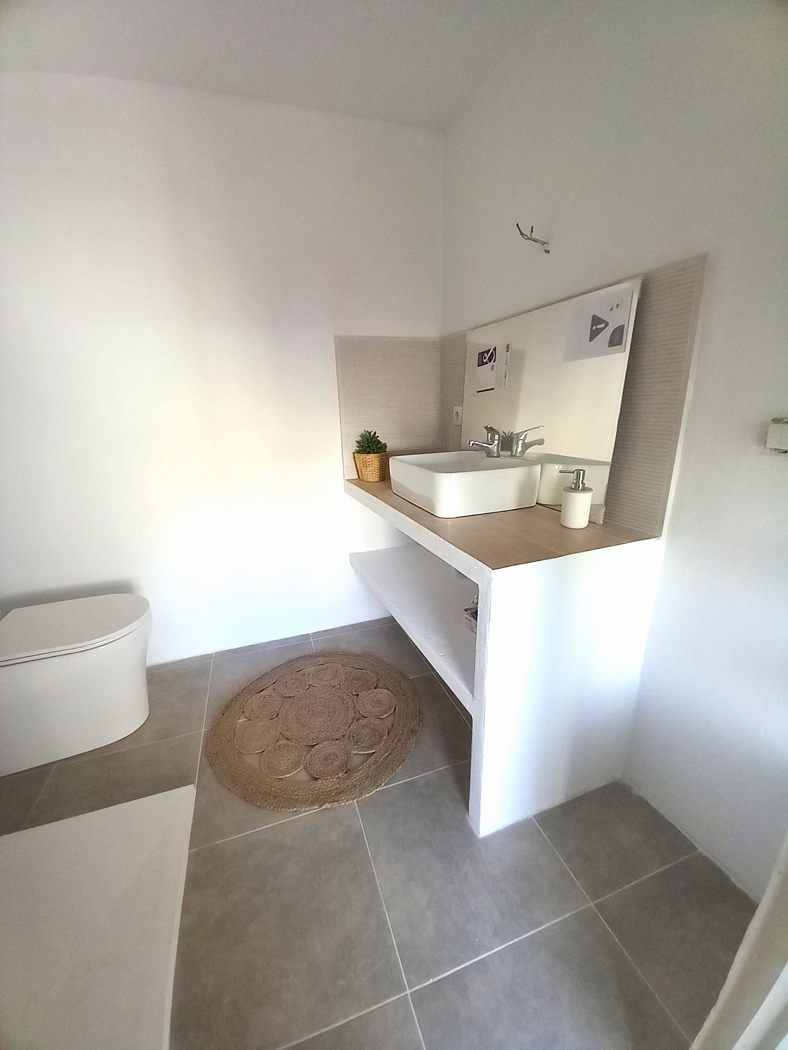 Lacado de puertas y renovación de interiores en Mojácar y Vera