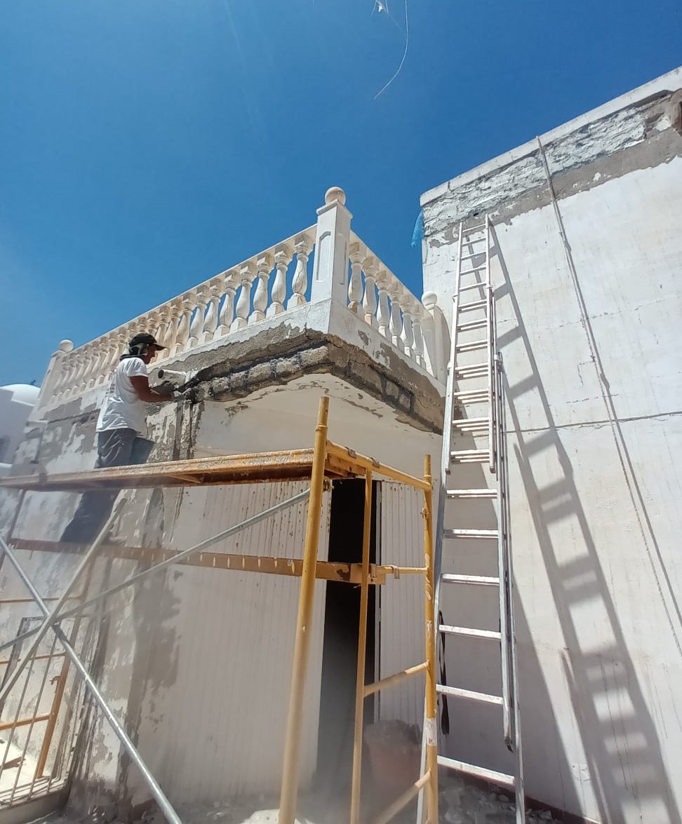 REHABILITACION DE FACHADA Y PINTURA EXTERIOR E INTERIOR EN MOJACAR